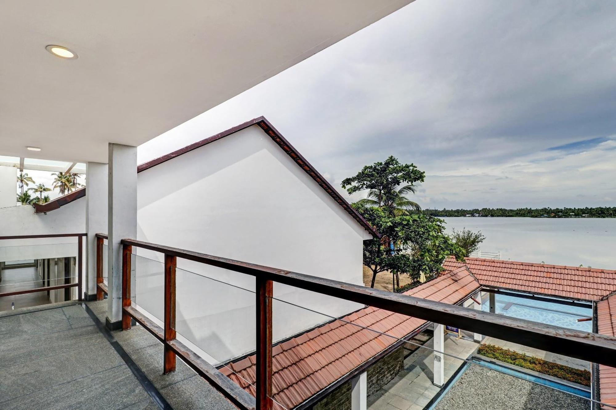 Townhouse Oak Edassery'S Sealine Villa Stay Kochi Exteriér fotografie
